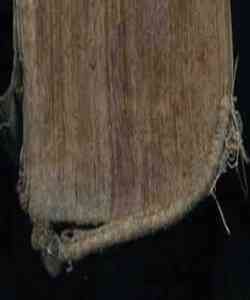 Rozerwanie i ubytek kapita�ki, przebarwienie kraw�dzi kart